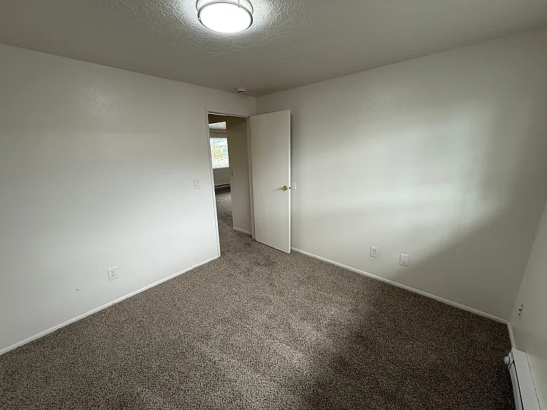 926 SE Uglow Ave #3 — Photo 16