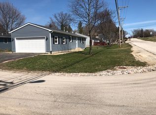 35633 N Oakwood Ave, Ingleside, IL 60041