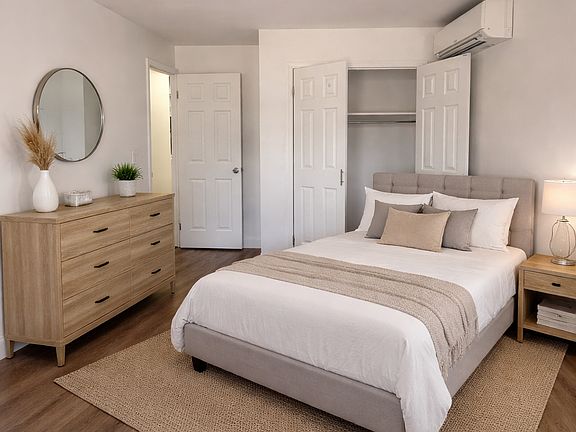 5th image of 320 Vineland Ave #1