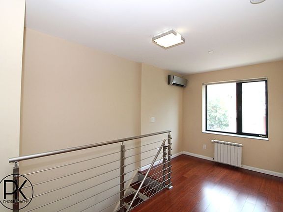 4th image of 213 Kingsland Ave APT 2F