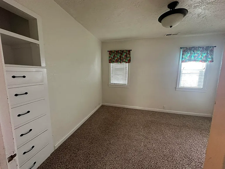 117 N 200 E — Photo 1
