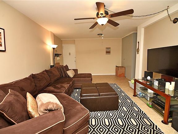 2nd image of 25 Stewart Pl APT 412