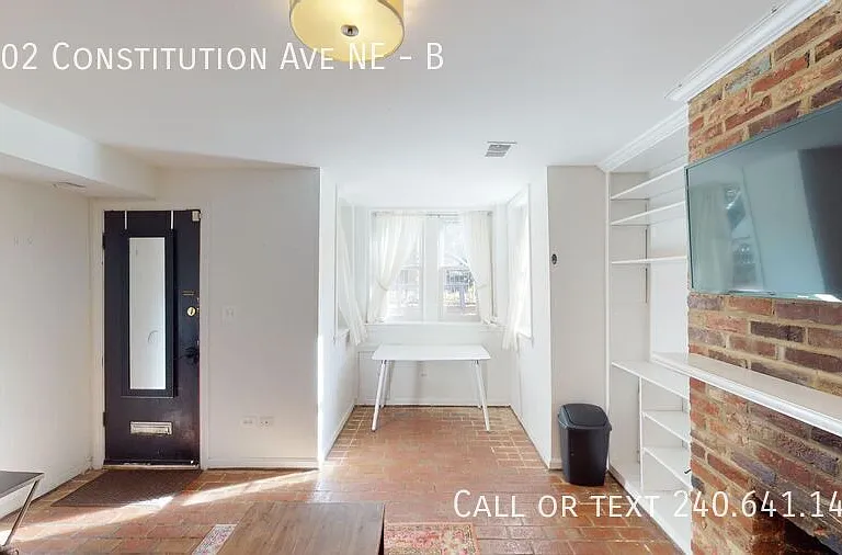 1002 Constitution Ave NE #B — Photo 6