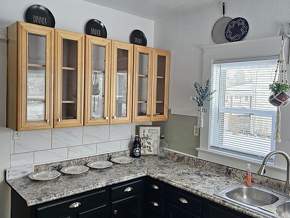 4th image of 1228 Lincolnway W