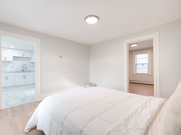4th image of 42 Floyd St #2