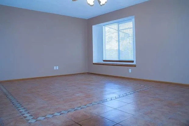 1313 James Cravens Ct — Photo 7