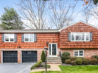 3 Concord Pl, Rye Brook, NY 10573