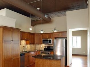 606 Sycamore St #B, Waterloo, IA 50703