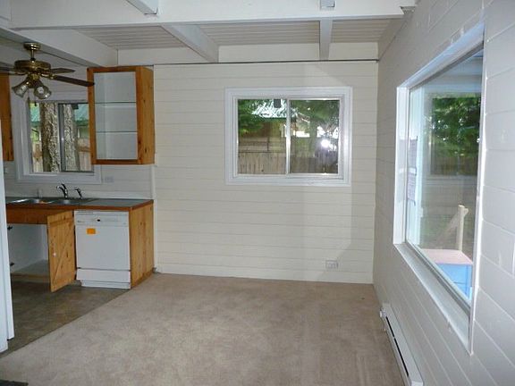 5th image of 131 N Mount Noyes Way