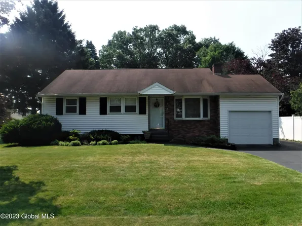 3 Margaret Drive, Loudonville, NY 12211