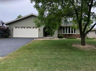 3320 W Kimberly Ave, Greenfield, WI 53221