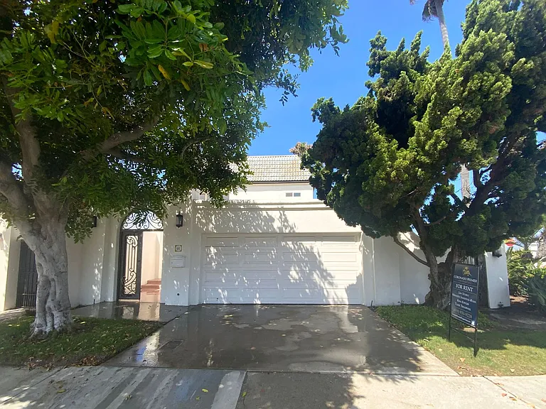 44 Half Moon Bnd — Photo 1