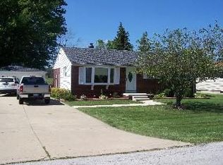 1415 Dazarow Dr, Monroe, MI 48162