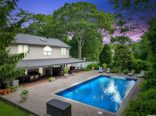 24 Fordham Drive, Hampton Bays, NY 11946