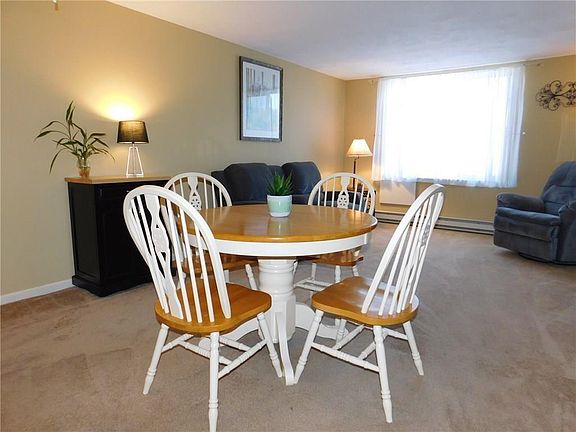 5th image of 201 Woodlawn Ave APT 203