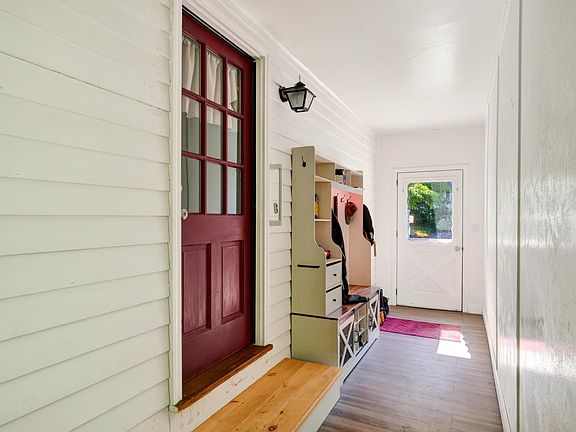 4th image of 532 Oak Street