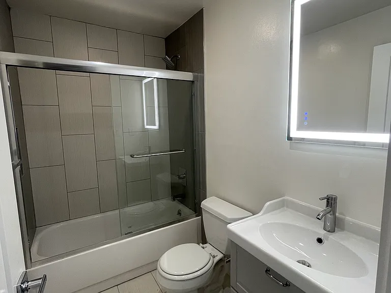 1836 E 25th St #2 — Photo 9