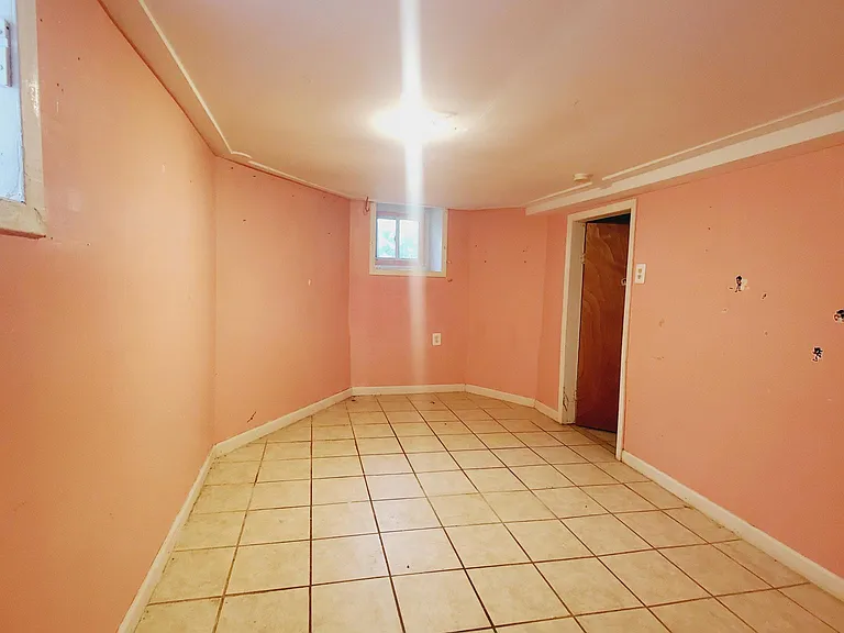 95 Warner Ave #Basement — photo 2 of 3