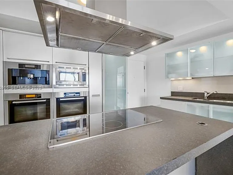 18201 Collins Ave #902 — Photo 10