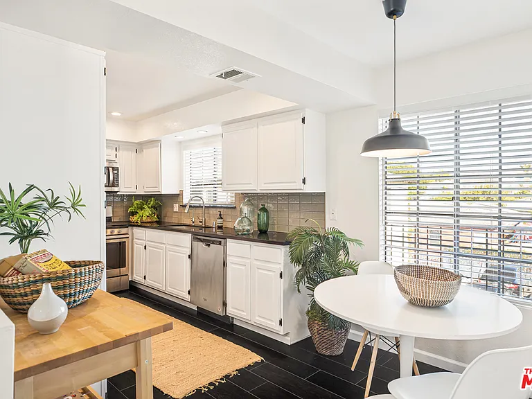 1020 Ocean Park Blvd #7 — Photo 15