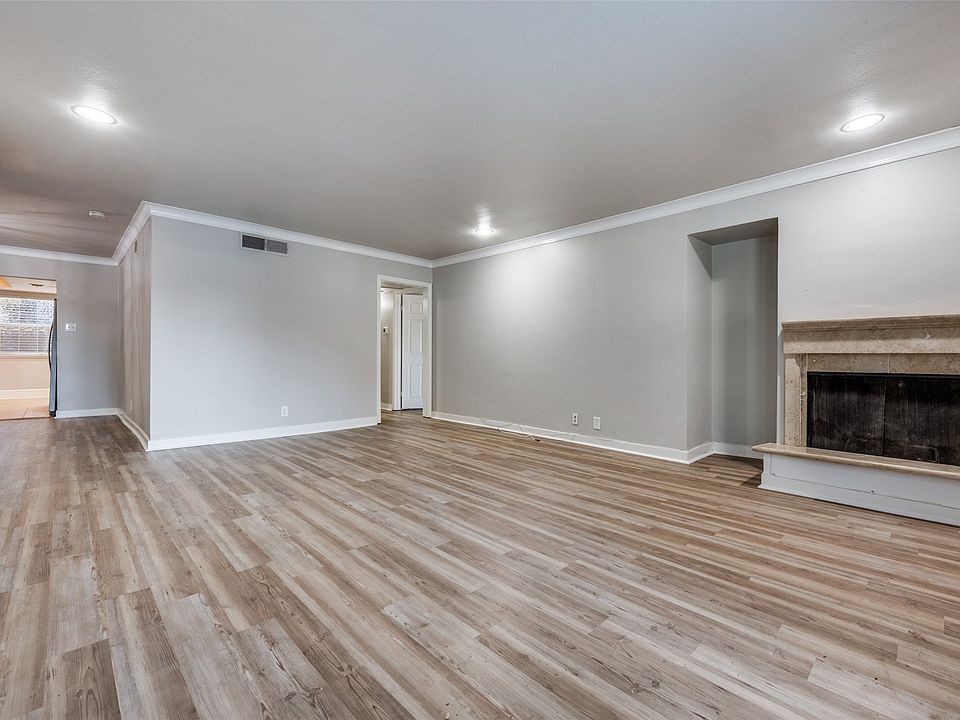 1st image of 10201 Regal Oaks Dr APT 103