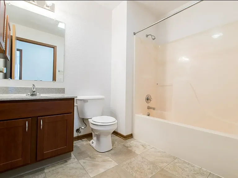 Jackson Farm Apartments — Photo 9