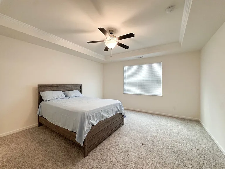 612 Columbus Cir — Photo 9