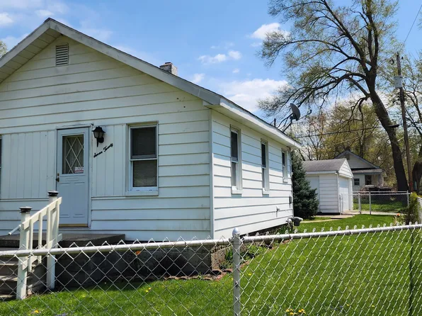 720 Vaught St, Pontiac, MI 48340