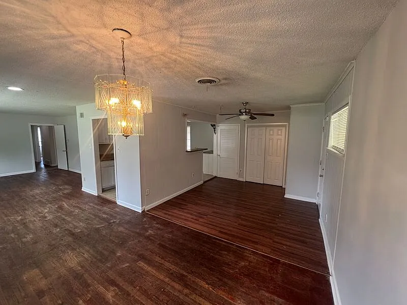 3 bed, 2.5 bath, 1457 sqft, $1,150 — Photo 3