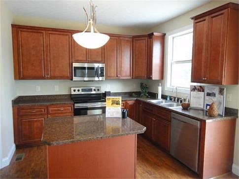 2nd image of 194 Hickory Pointe Dr