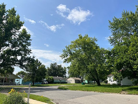 4th image of 304 Middle Dr