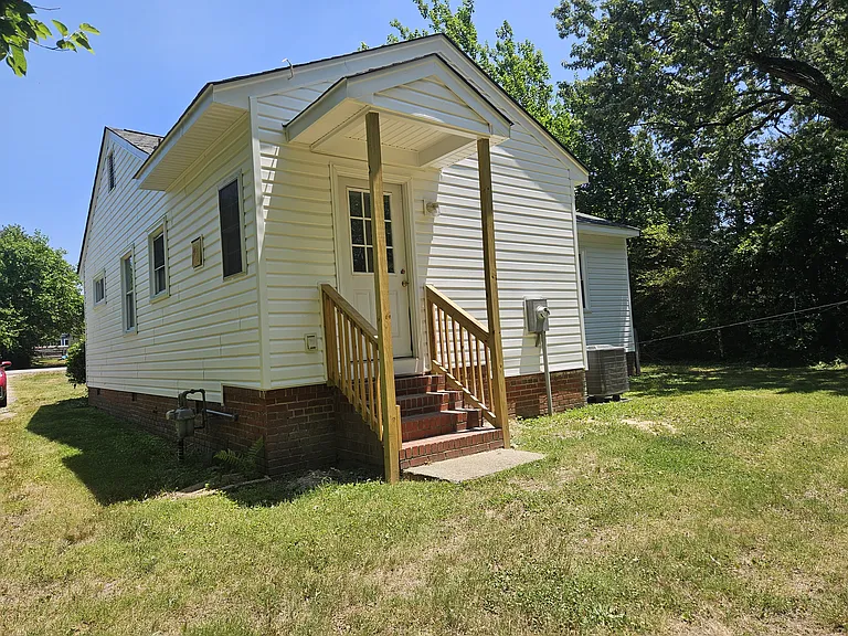 3602 Reynolds Rd — Photo 2