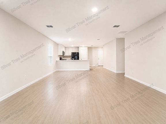 5th image of 1147 Barbary Fields St