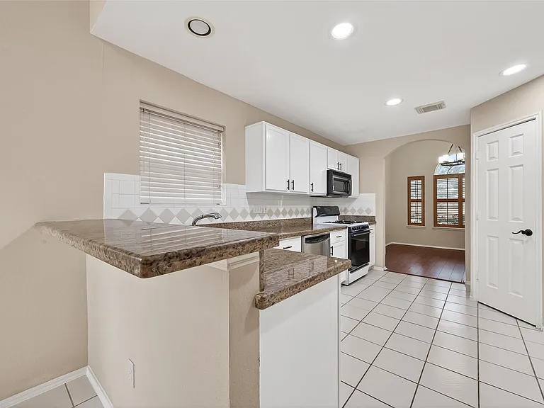 23035 Canal Rd — Photo 24