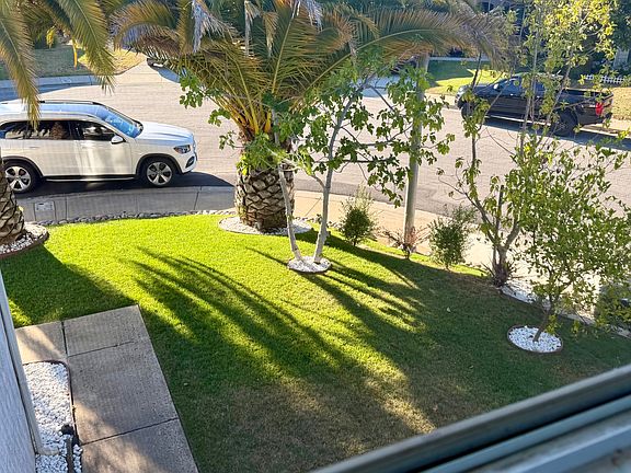 4th image of 752 Vinca Ct