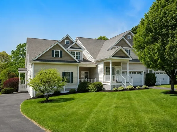 3 Pine Ridge Dr Unit 1, Medway, MA 02053