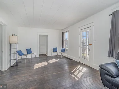 Thumbnail 3 of 103 S Lockwillow Ave