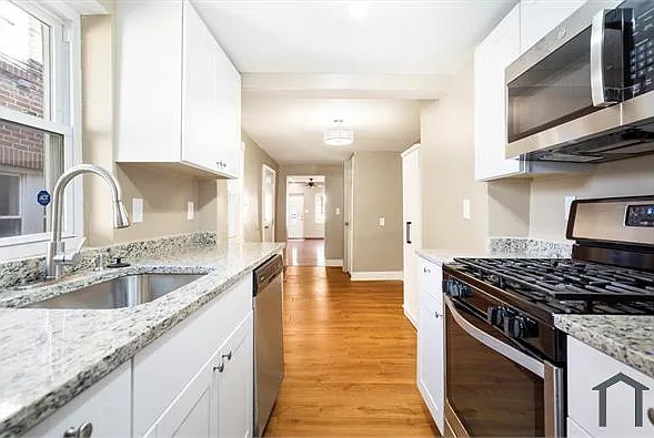 424 S Eden St — Photo 9