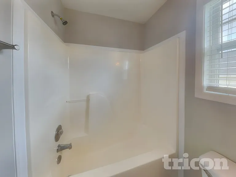 412 Remington Ct — Photo 17