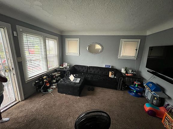 3rd image of 19225 Conley St