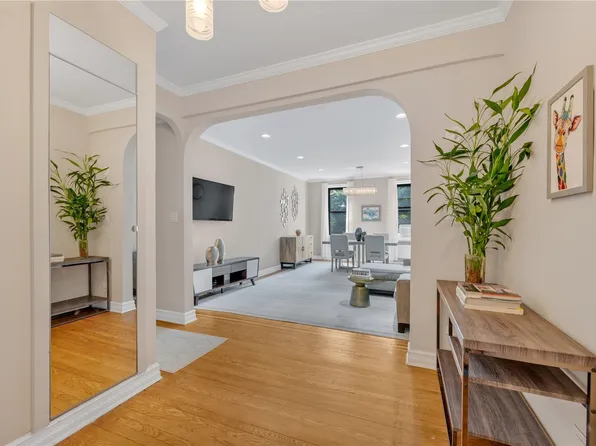 21 Barstow Road #2B, Great Neck, NY 11021