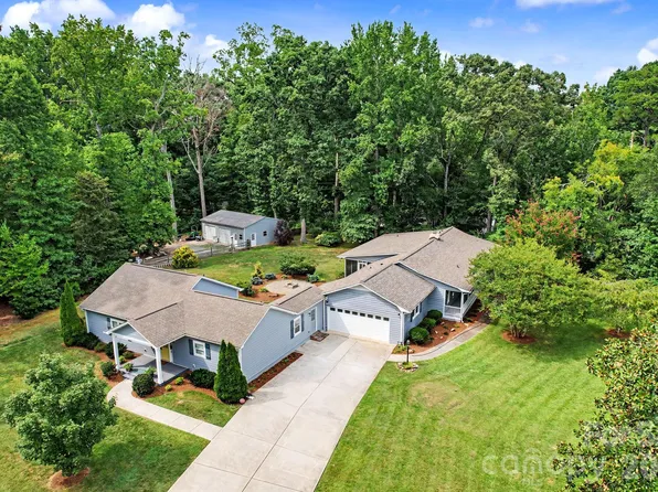 3201 Fairforest Dr, Matthews, NC 28104