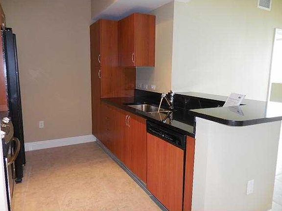 3rd image of 18800 NE 29th Ave APT 403