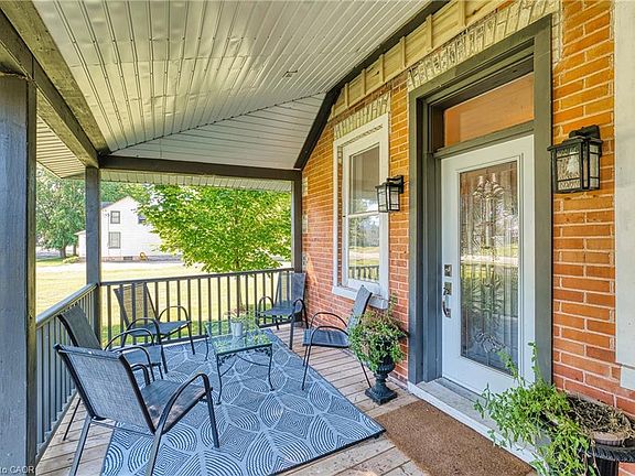 3rd image of 3030 Patrick St