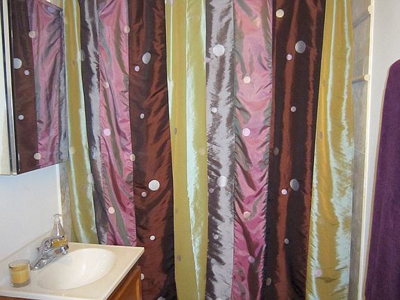 5th image of 3433 N Lakewood Ave APT 1