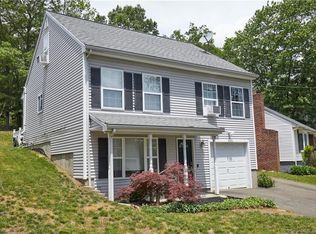 77 Park Dr, Bridgeport, CT 06606