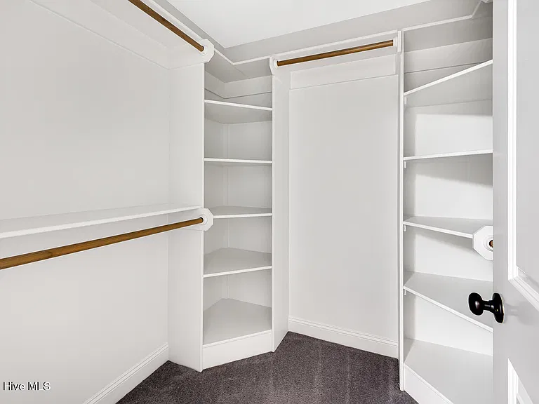 2400 Dovedale Ct #B — Photo 29