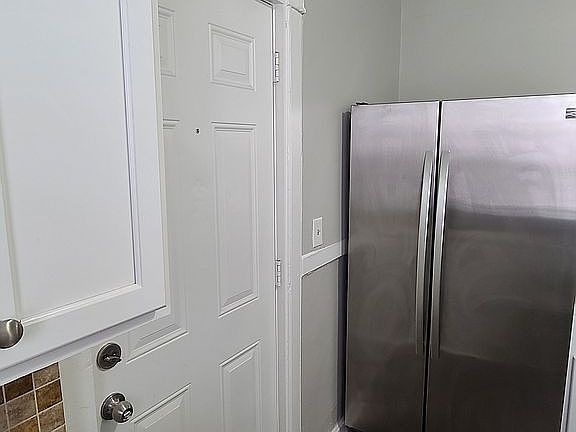 5th image of 6 Fuller Ave SE