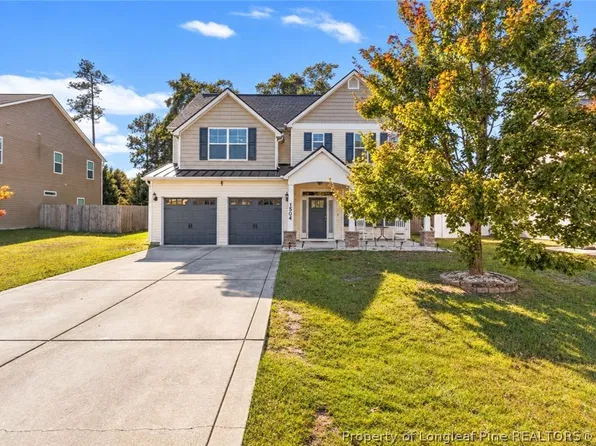 1504 Laguardia Dr, Hope Mills, NC 28348