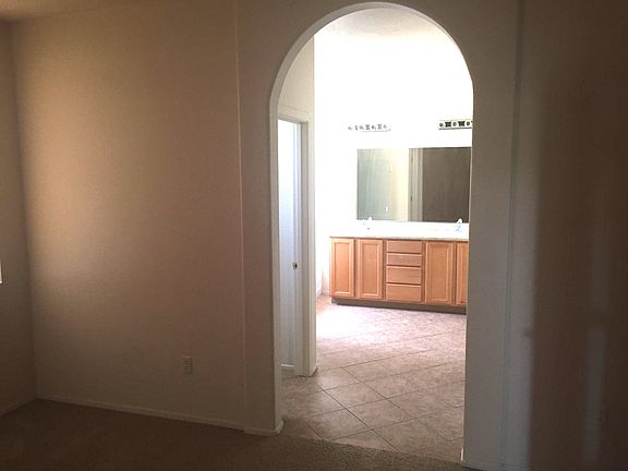 Arched entry into master